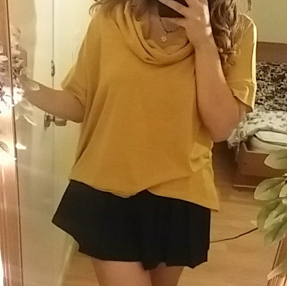 Vintage yellow top